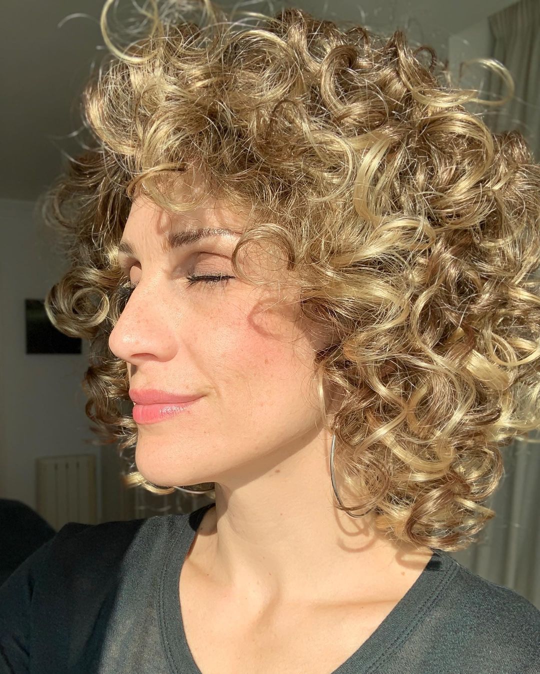 Light honey auburn hair