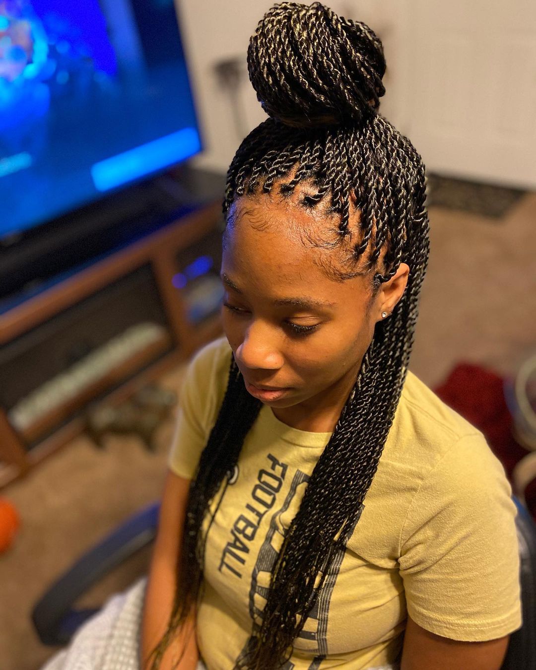 Small rope twists - loose hair + bun