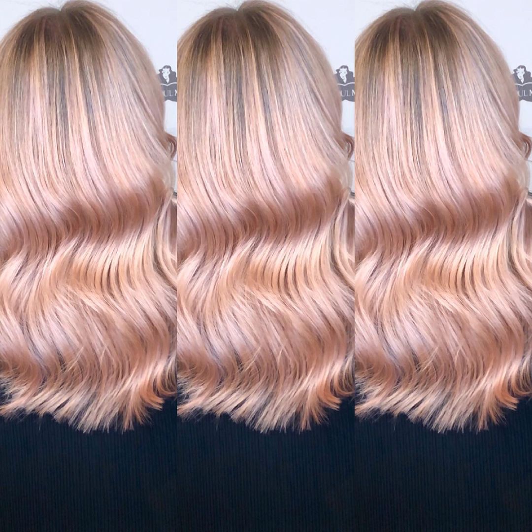 Peculiarities of coloring rose gold balayage
